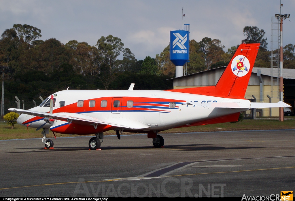 PT-SFS - Embraer EMB-110P2 Bandeirante - Taxi Aéreo Weiss