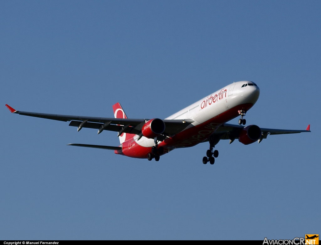 D-AERQ - Airbus A330-322 - Air Berlin