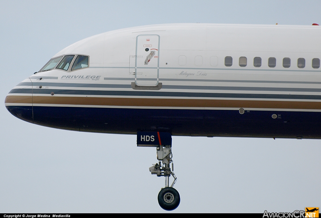 EC-HDS - Boeing 757-256 - Privilege Style