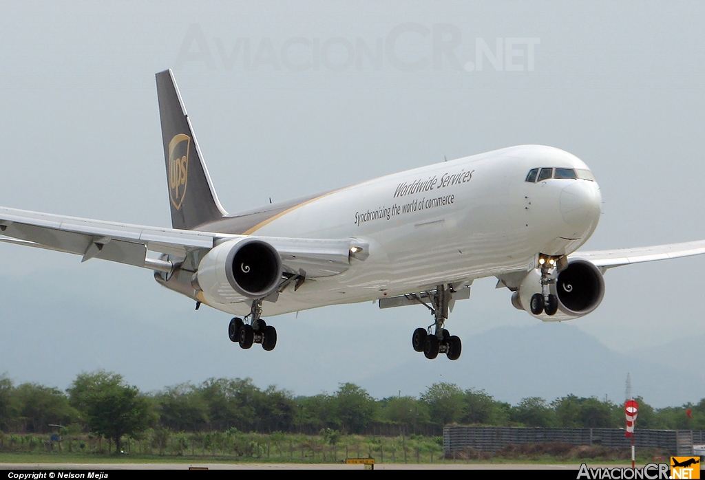 N323UP - Boeing 767-34AF/ER - UPS - United Parcel Service