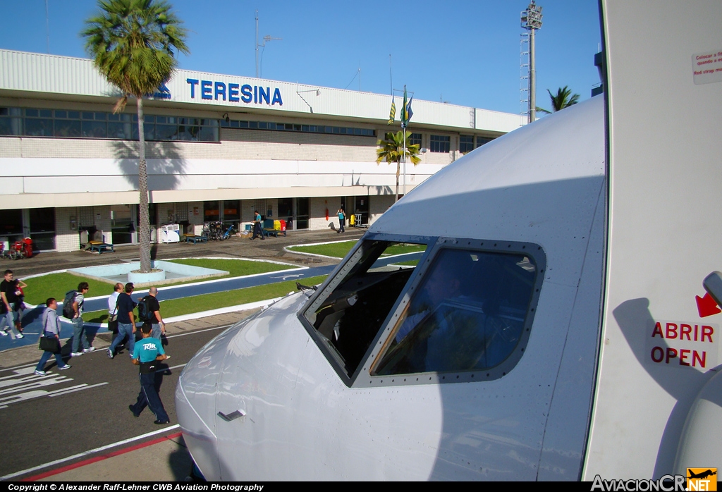 PR-GTB - Boeing 737-8EH - Gol Transportes Aereos