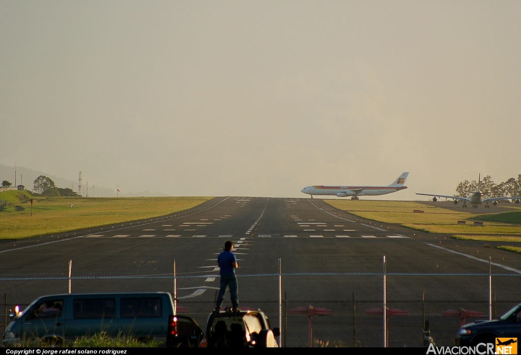 EC-HDQ - Airbus A340-313X - Iberia