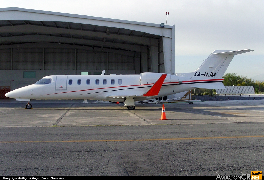 XA-NJM - Learjet 40 - Privado