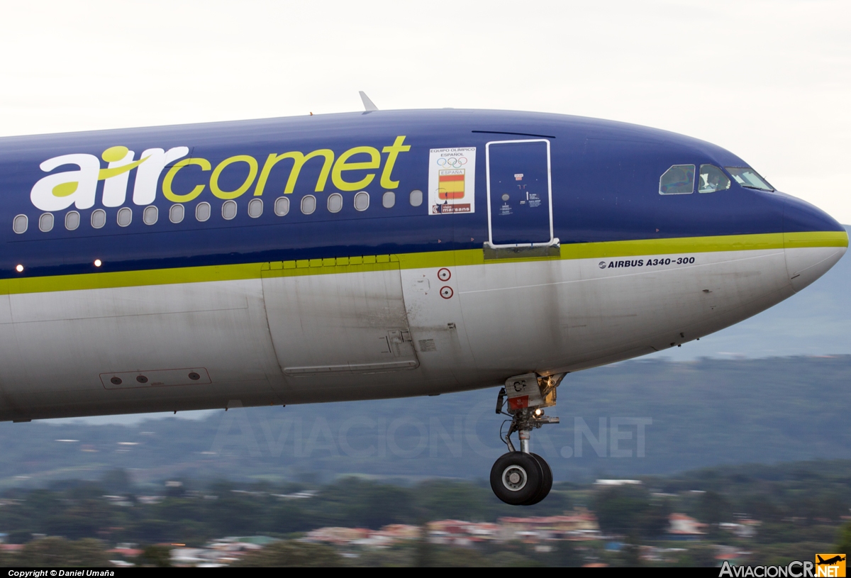 EC-KCF - Airbus A340-311 - Air Comet