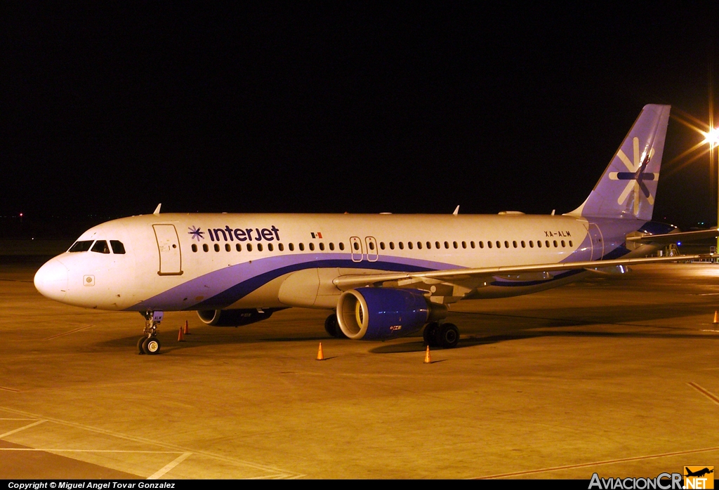 XA-ALM - Airbus A320-214 - Interjet