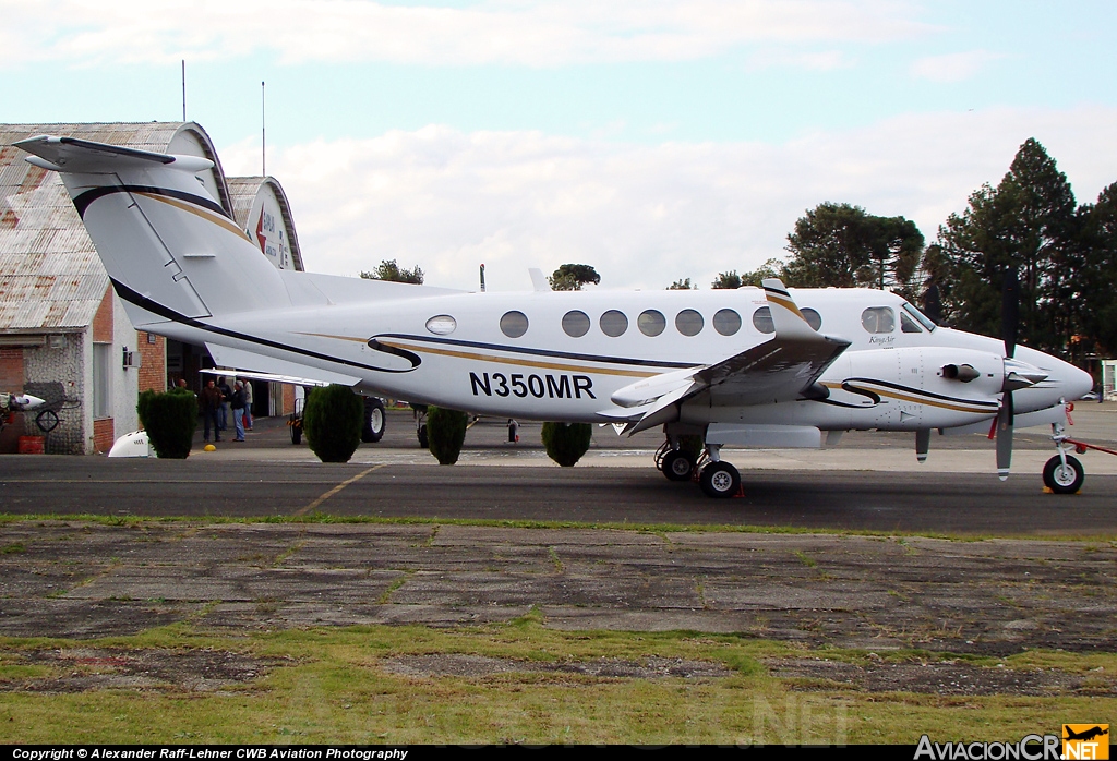 N350MR - Beechcraft Super King Air 350 (B300) - Privado