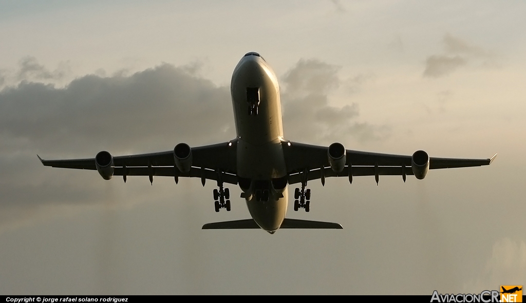 EC-HDQ - Airbus A340-313X - Iberia