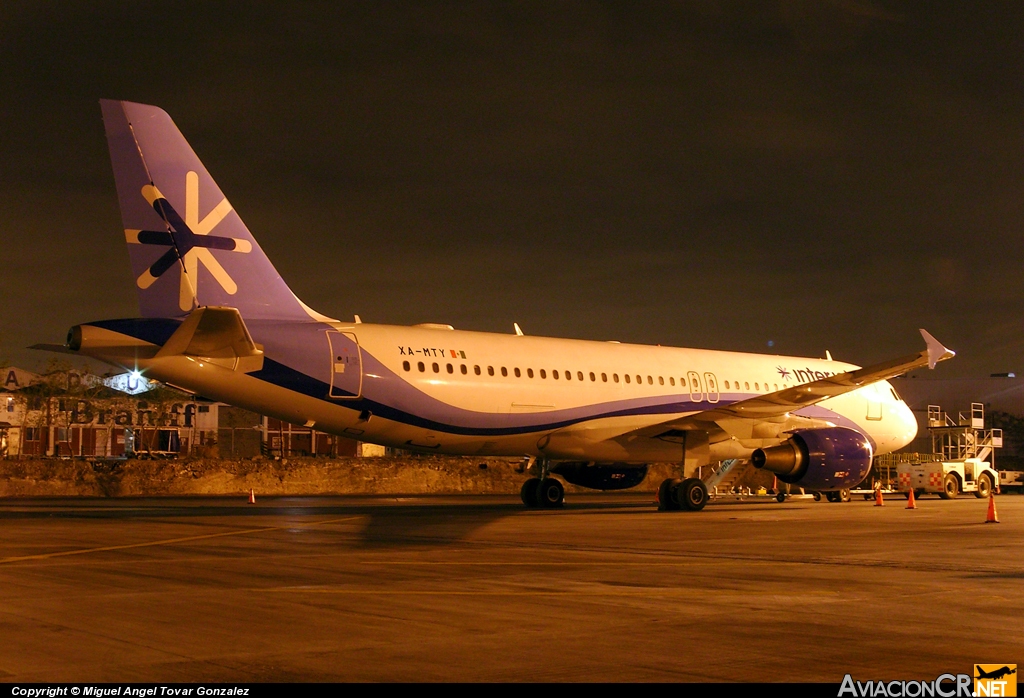 XA-MTY - Airbus A320-214 - Interjet