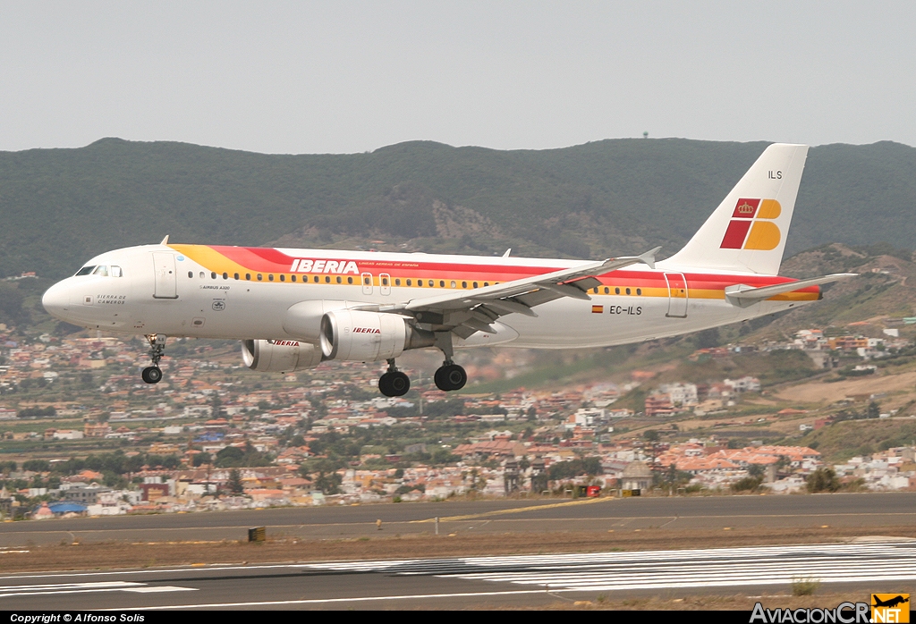 EC-ILS - Airbus A320-214 - Iberia