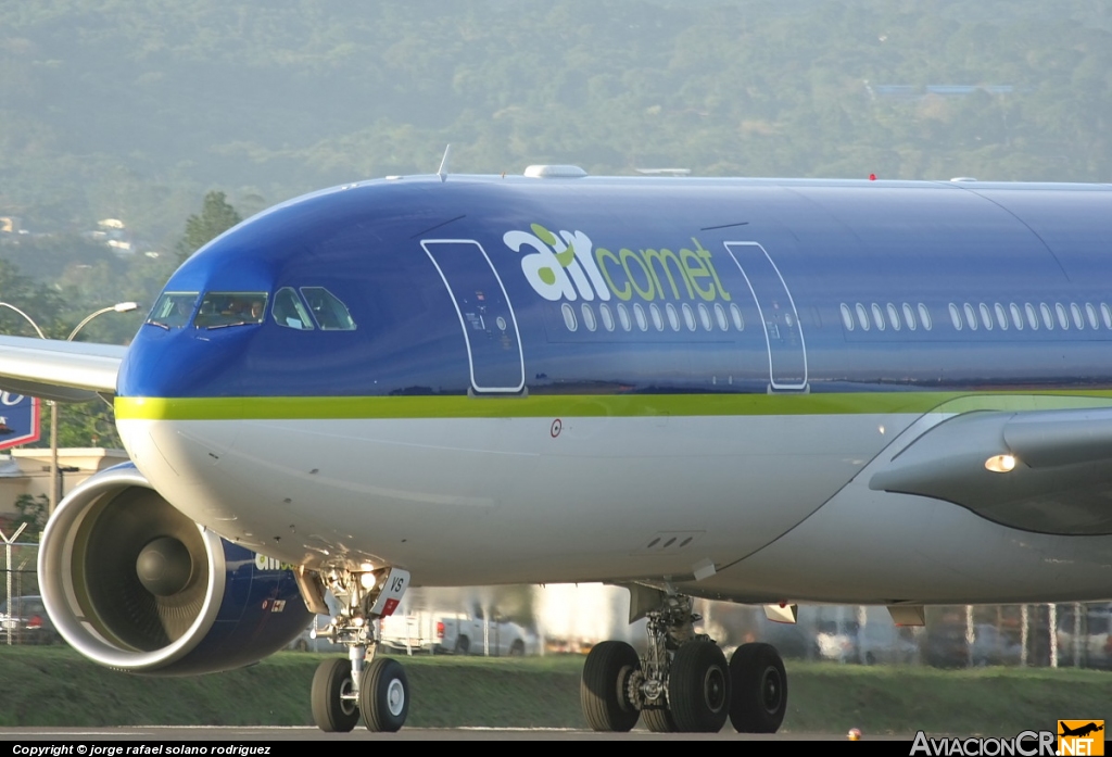 EC-KVS - Airbus A330-223 - Air Comet