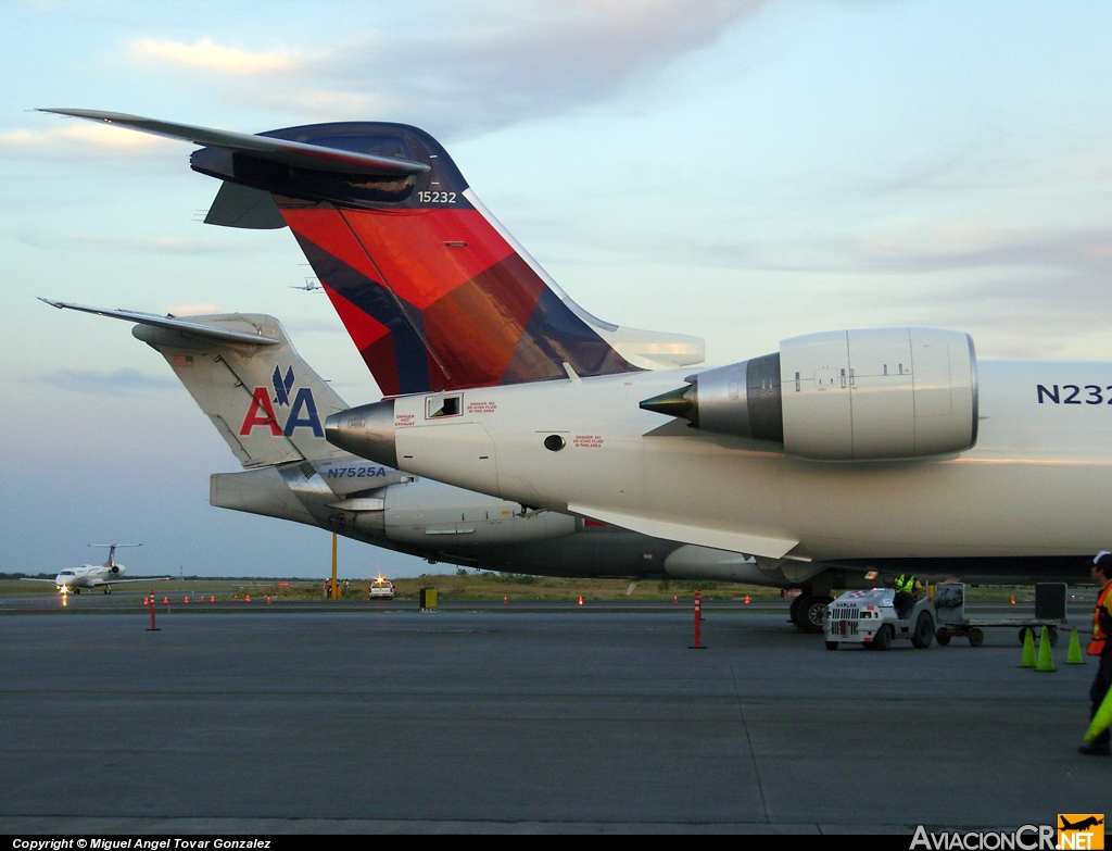 N232PQ - Canadair CL-600-2D24 Regional Jet CRJ-900LR - Delta Connection ( Pinnacle Airlines )