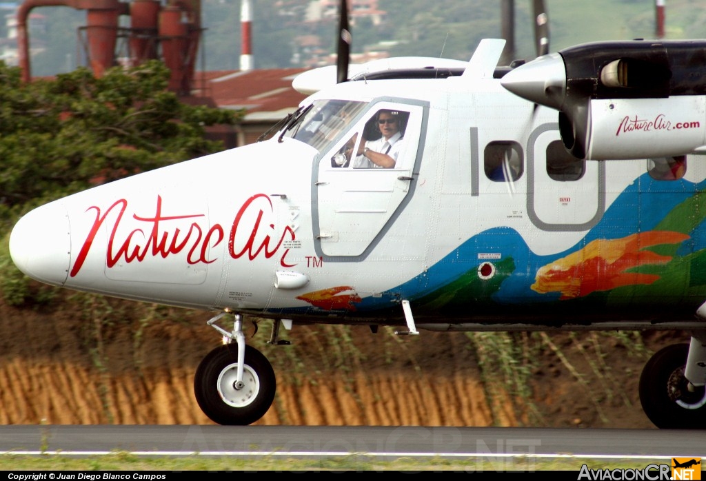 TI-AYQ - De Havilland Canada DHC-6-300 Twin Otter - Nature Air