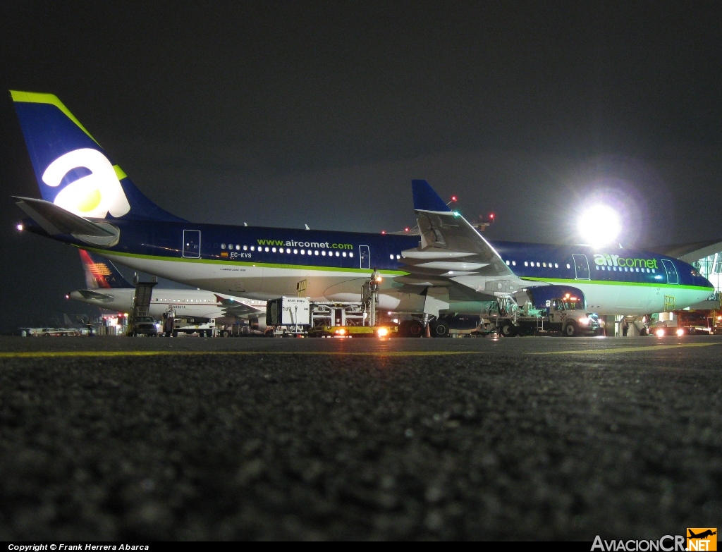 EC-KVS - Airbus A330-223 - Air Comet