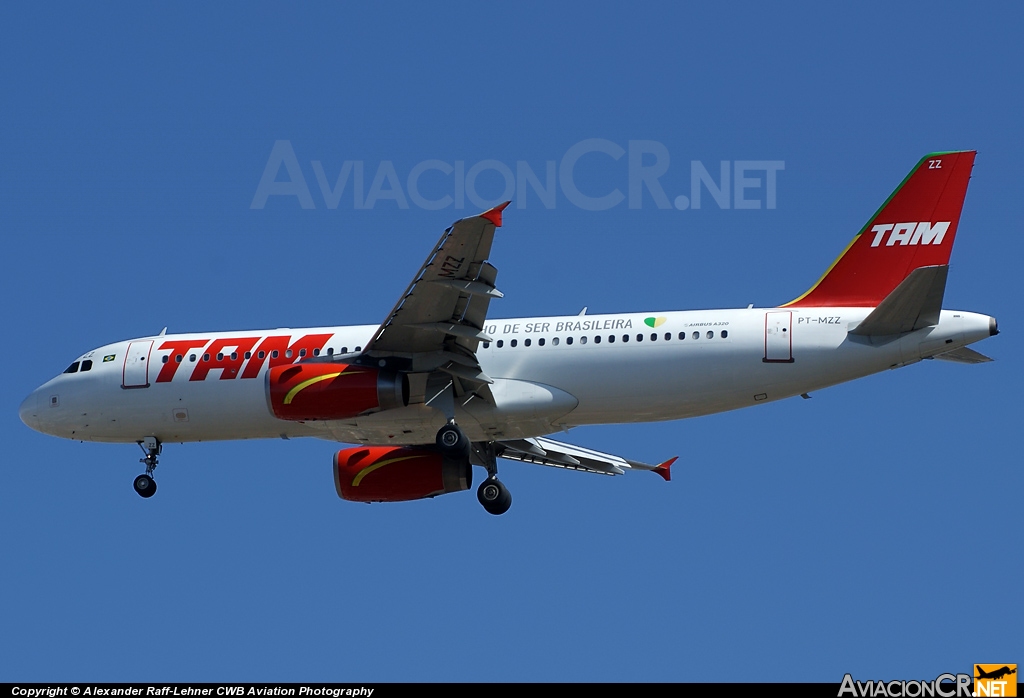 PT-MZZ - Airbus A320-232 - TAM