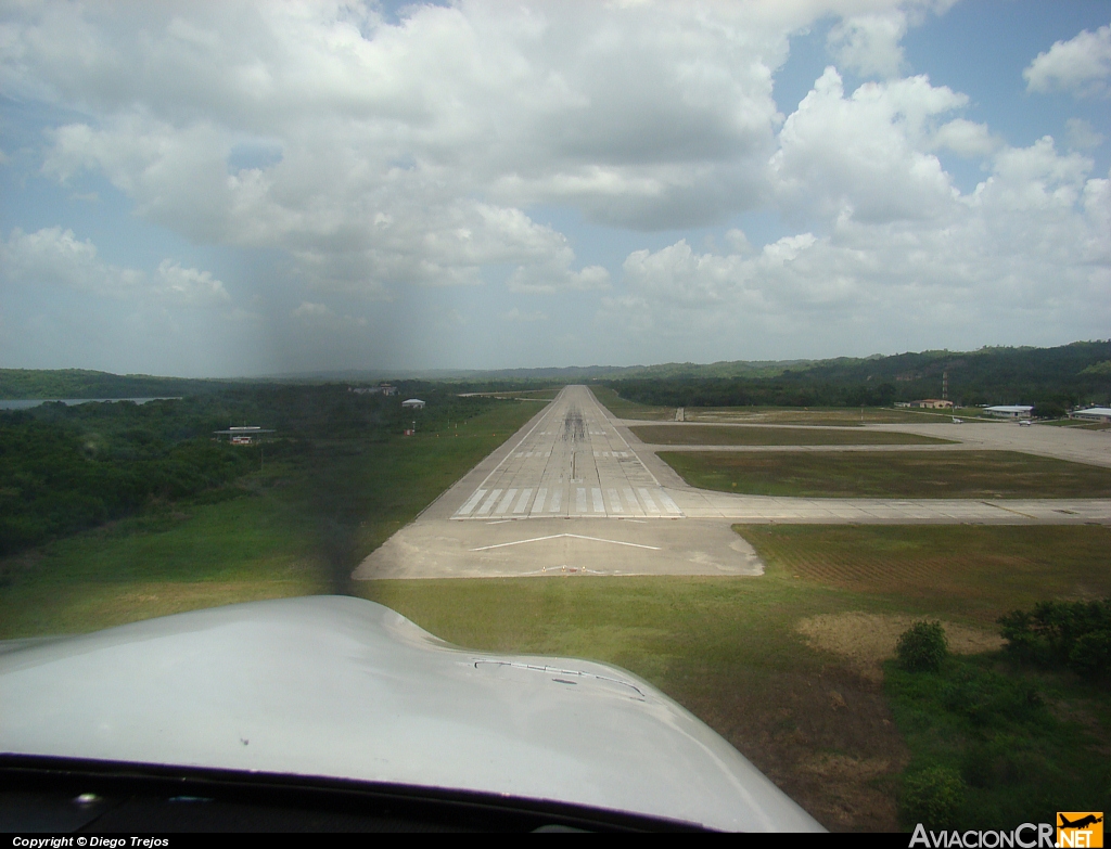 TI-AMZ - Piper PA-28R-200 Arrow - Privado