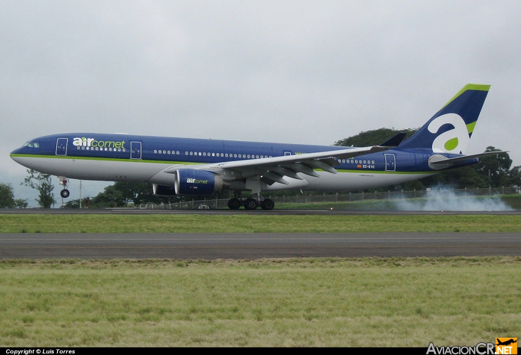 EC-KYC - Airbus A330-223 - Air Comet