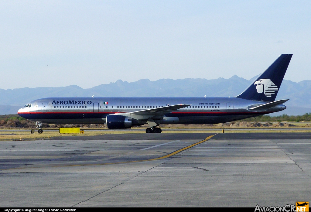 XA-APB - Boeing 767-3Q8(ER) - Aeromexico