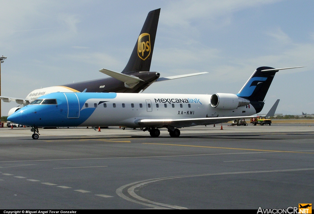 XA-KMI - Canadair CL-600-2B19 Regional Jet CRJ-200ER - Mexicana Link