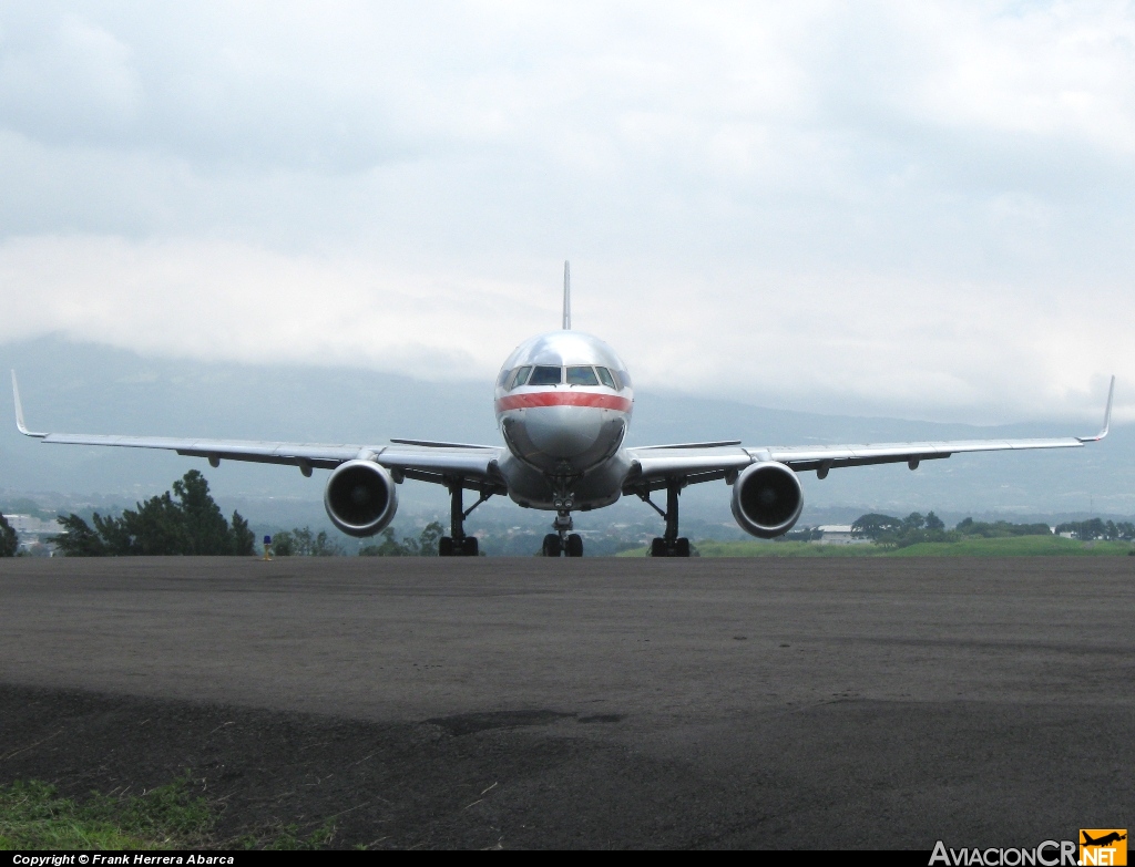 N652AA - Boeing 757-223 - American Airlines