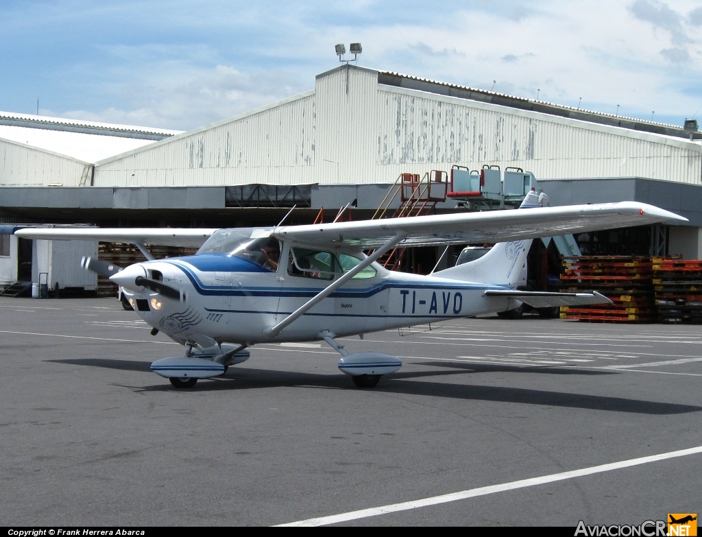 TI-AVO - Cessna 182P Skylane - Aerotour