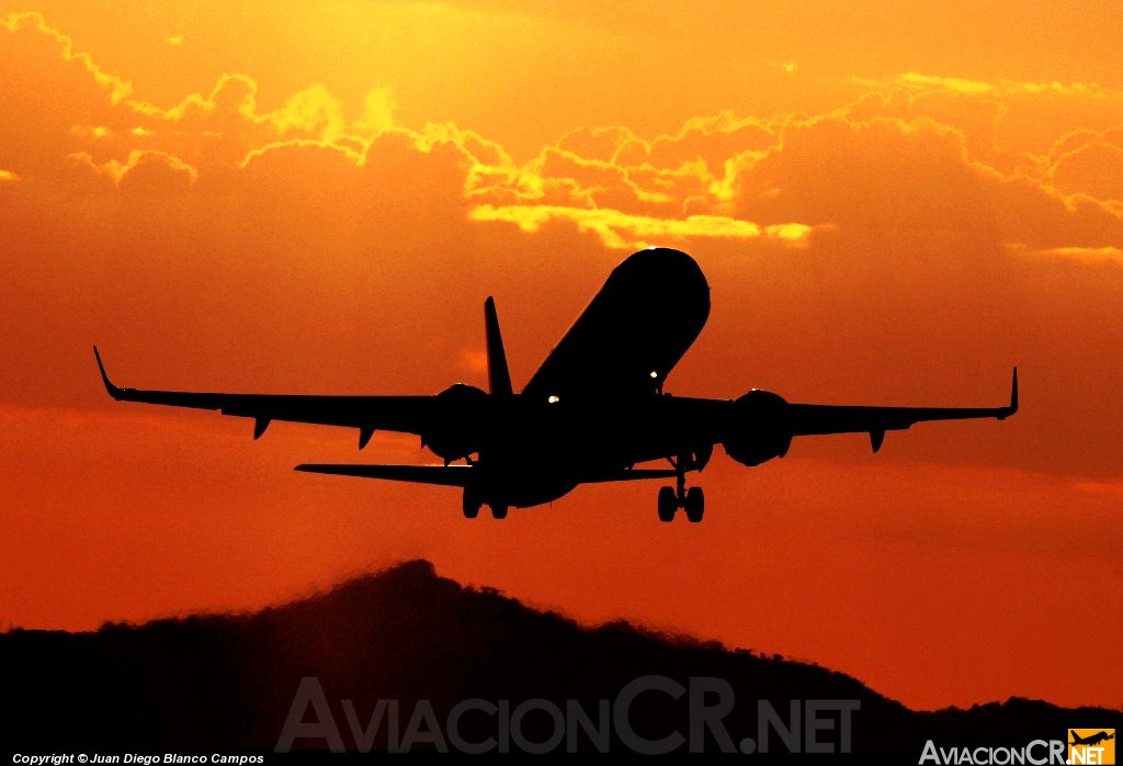 TI-BCF - Embraer 190-100IGW - TACA International Airlines