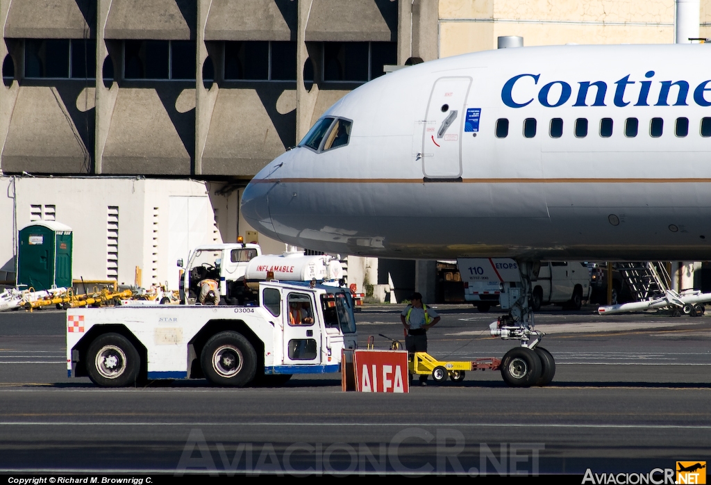 N13110 - Boeing 757-224 - Continental Airlines