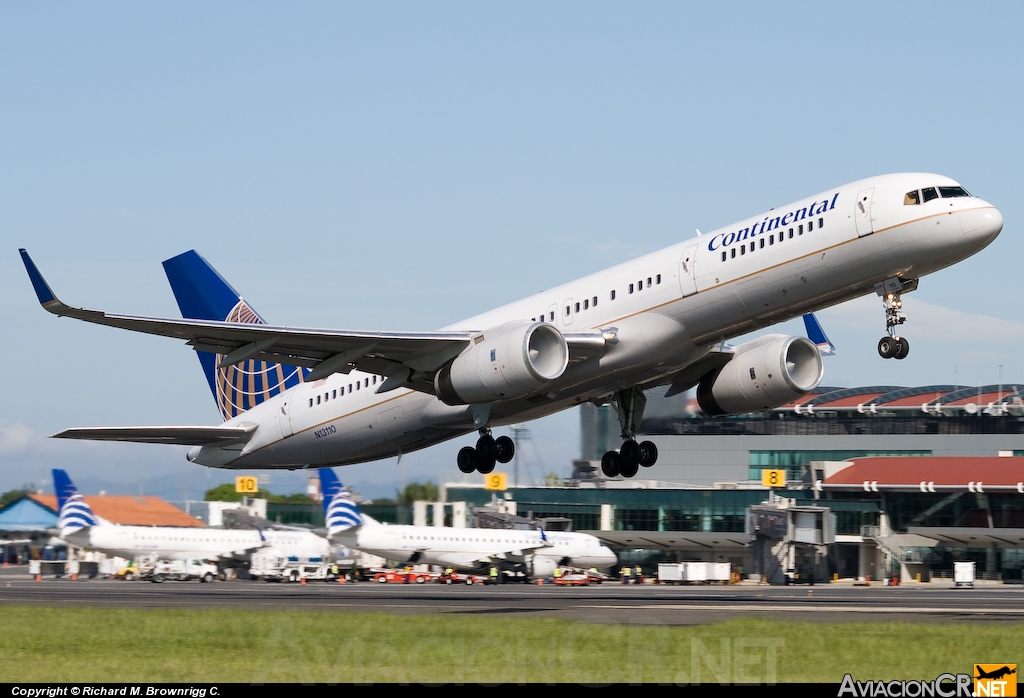 N13110 - Boeing 757-224 - Continental Airlines