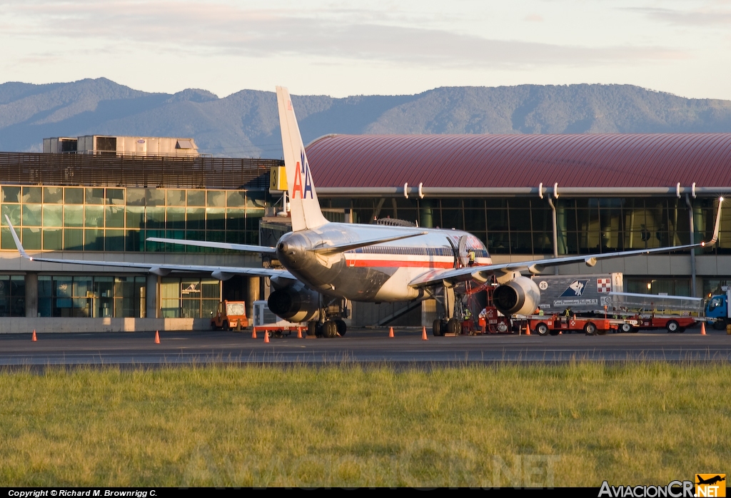 N639AA - Boeing 757-223 - American Airlines