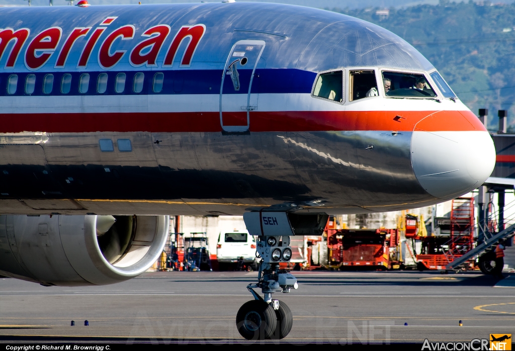 N677AN - Boeing 757-223 - American Airlines