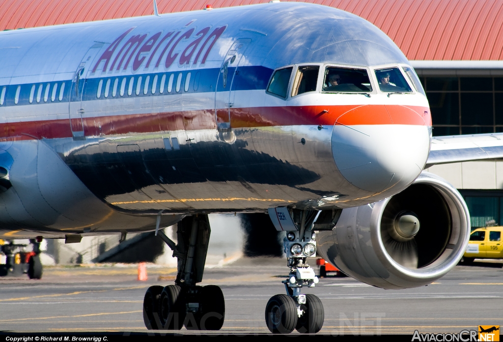 N677AN - Boeing 757-223 - American Airlines