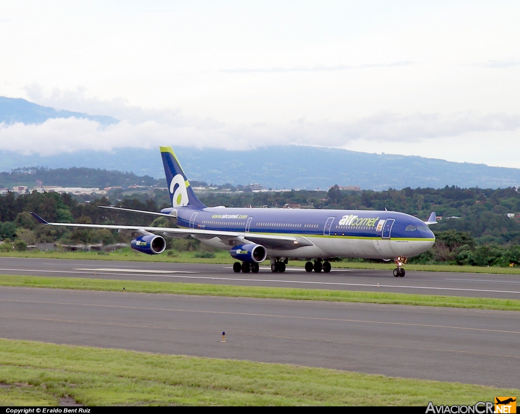 EC-KCF - Airbus A340-311 - Air Comet