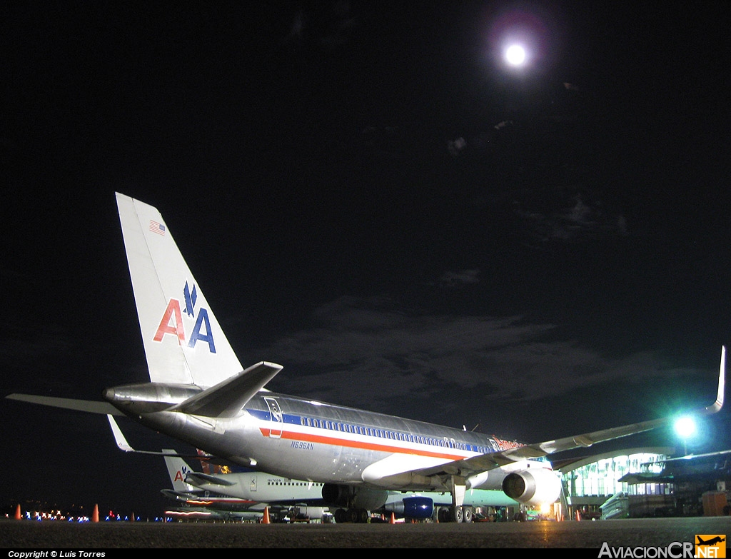 N696AN - Boeing 757-223 - American Airlines