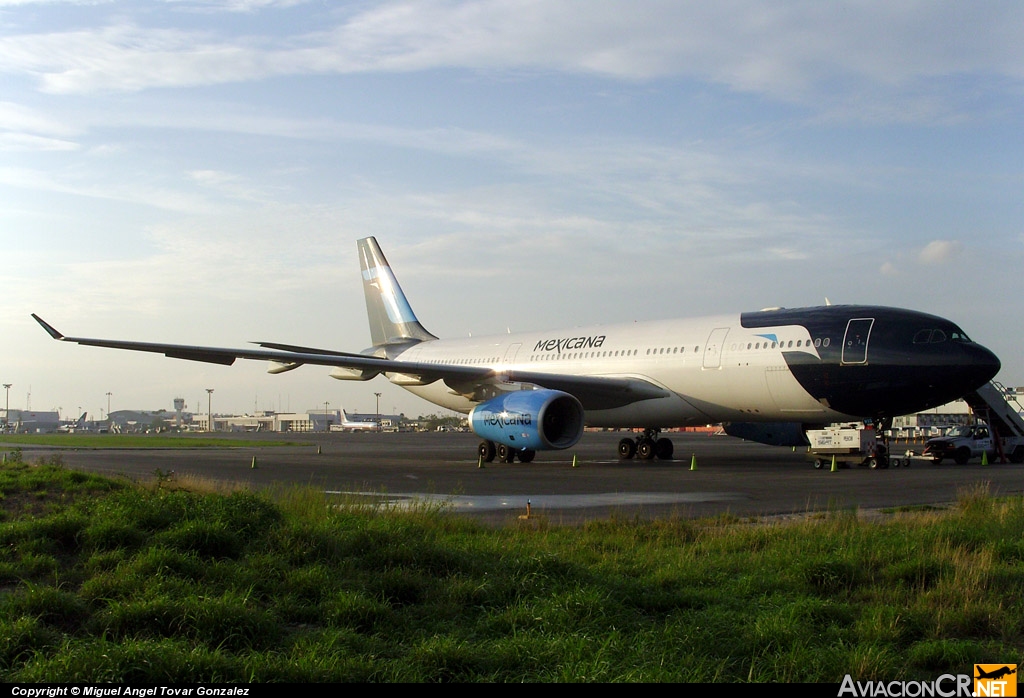 XA-MXQ - Airbus A330-243 - Mexicana