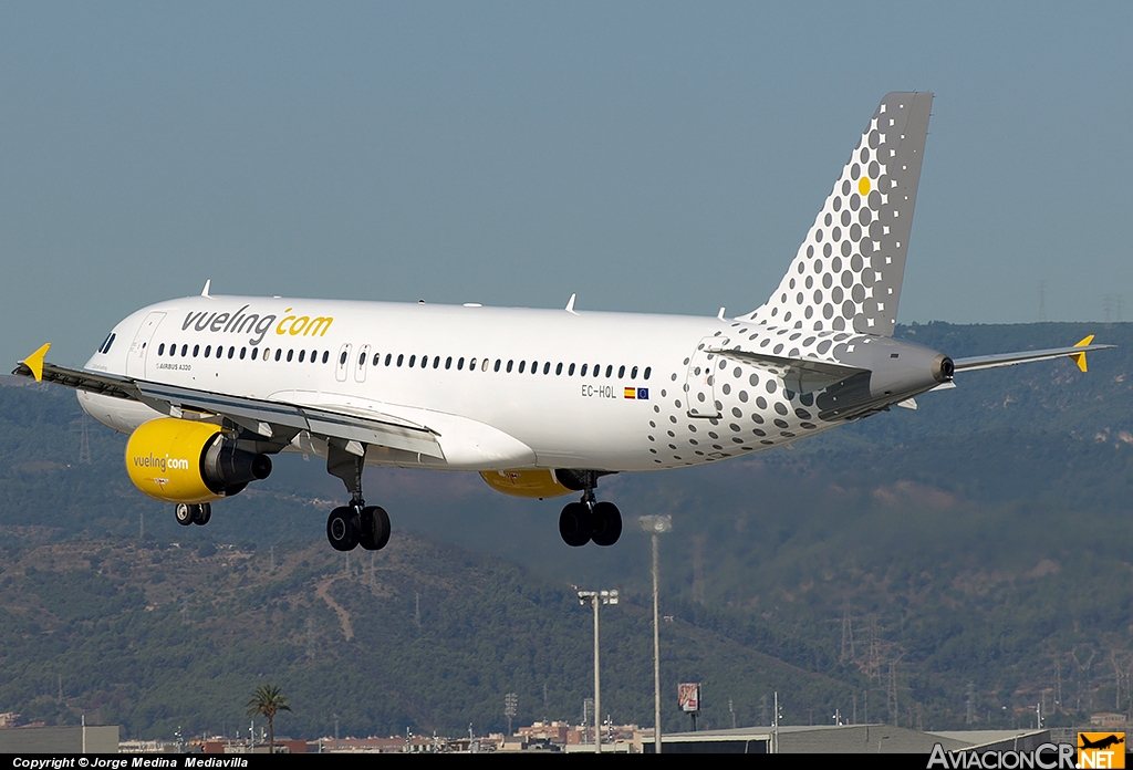 EC-HQL - Airbus A320-214 - Vueling