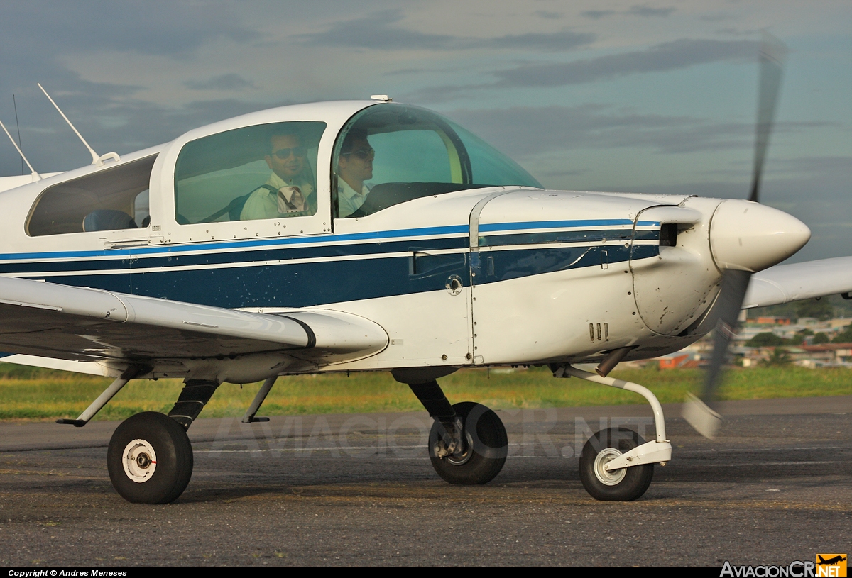 TI-ALZ - Grumman American AA-5-A - ECDEA - Escuela Costarricense de Aviación