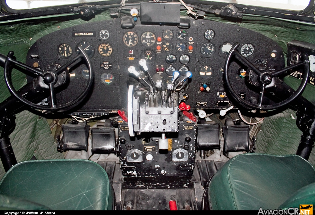 NC21798 - Douglas DC-3 - American Airlines