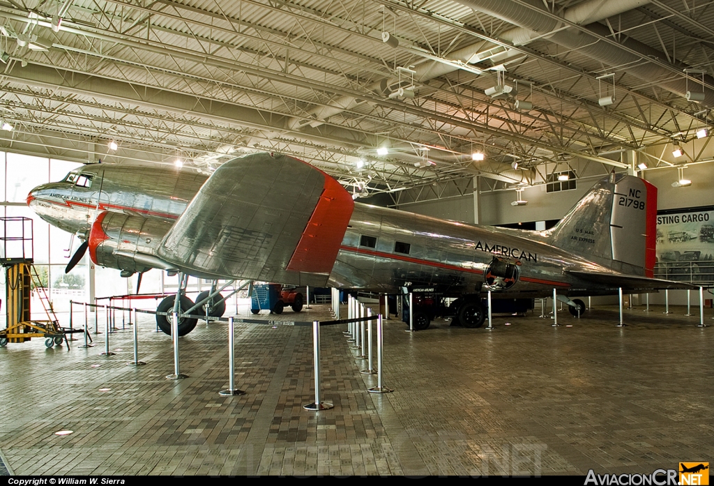 NC21798 - Douglas DC-3 - American Airlines