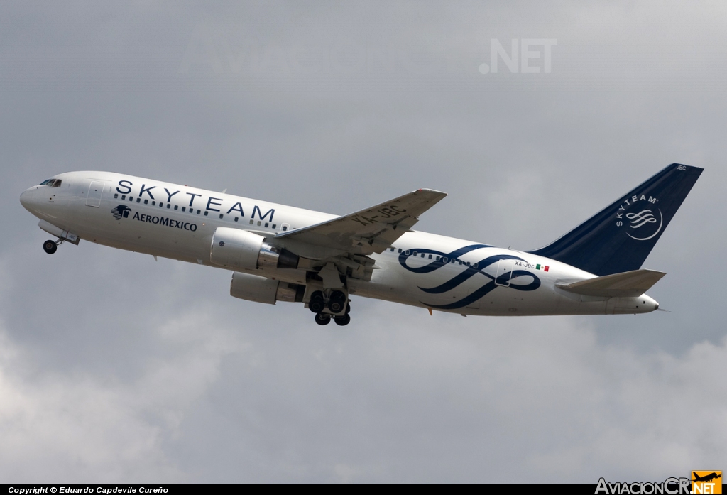 XA-JBC - Boeing 767-284 (ER) - Aeromexico