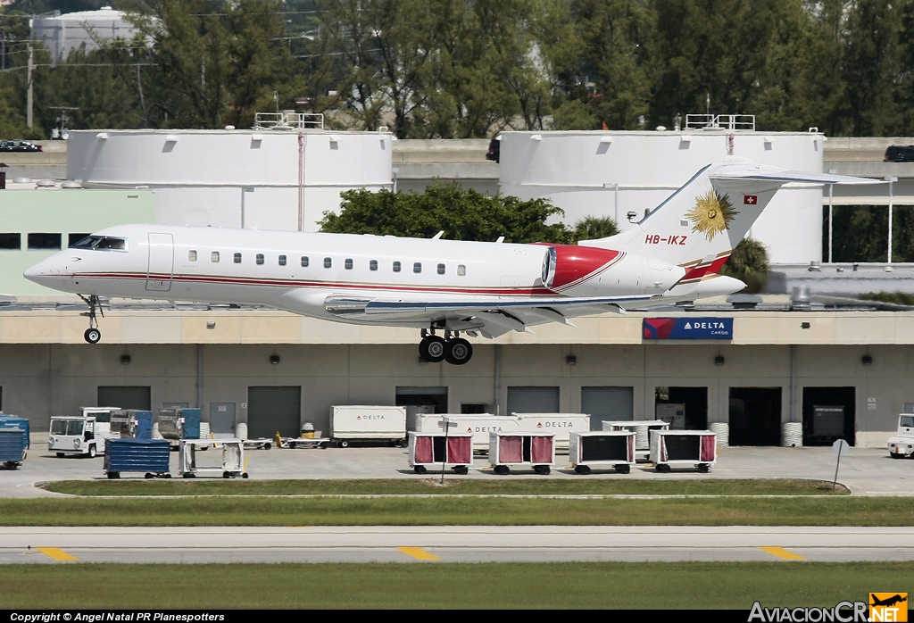 HB-IKZ - Bombardier BD-700-1A10 Global Express - Privado