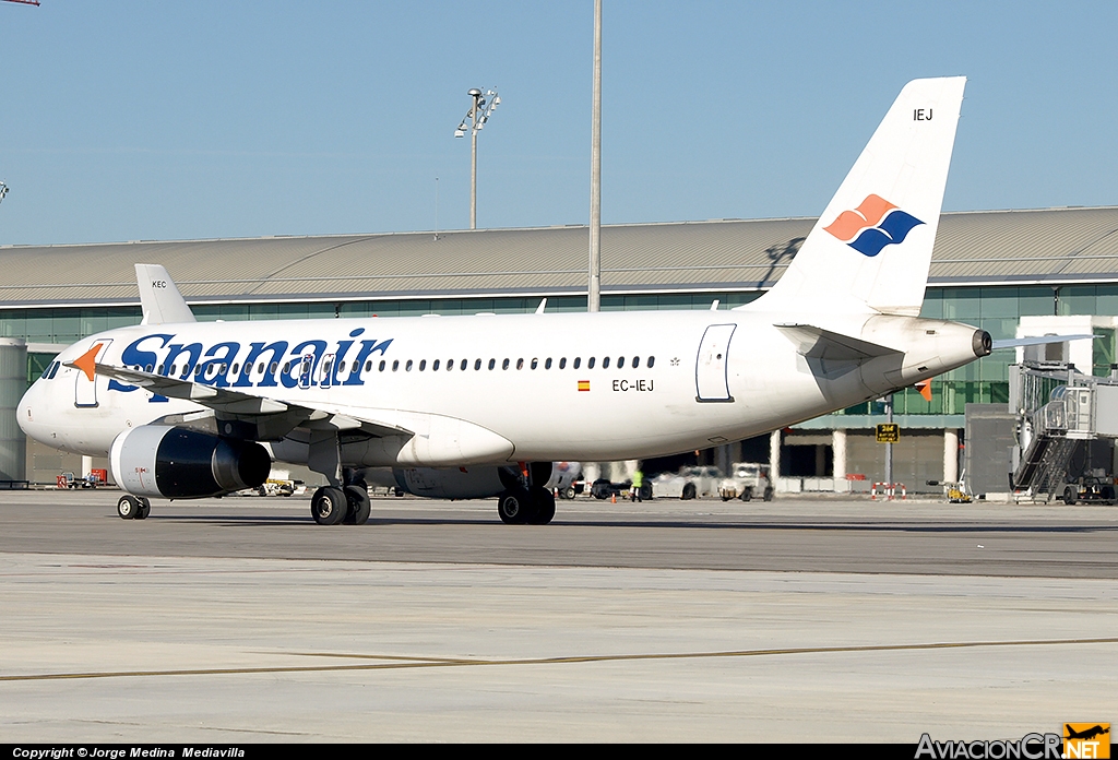 EC-IEJ - Airbus A320-232 - Spanair