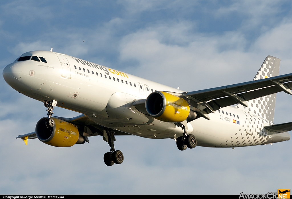 EC-KCU - Airbus A320-216 - Vueling