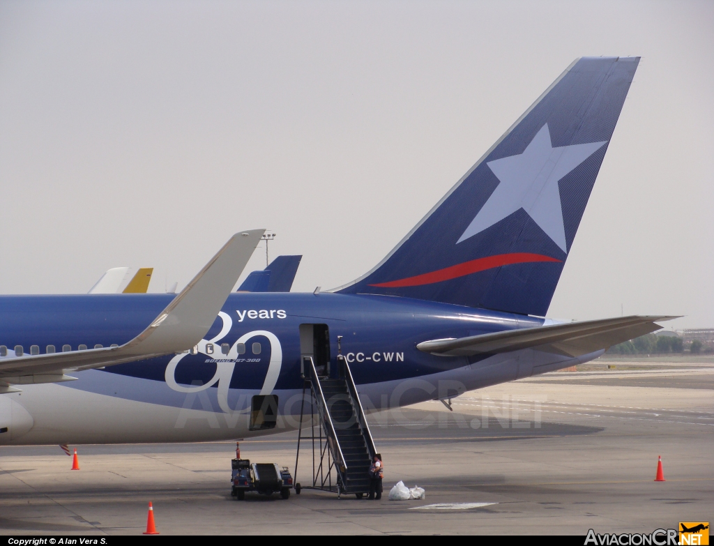 CC-CWN - Boeing 767-316/ER - LAN Airlines