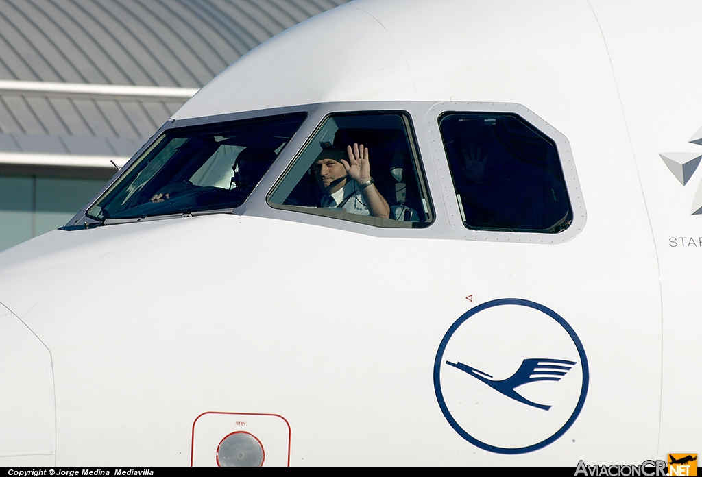 D-AIRE - Airbus A321-131 - Lufthansa