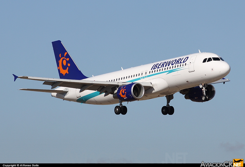 EC-KYZ - Airbus A320-214 - Iberworld