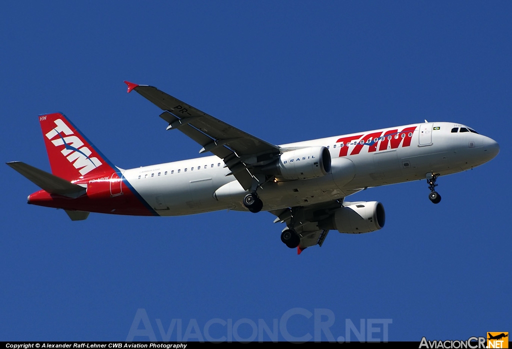 PR-MHW - Airbus A320-214 - TAM