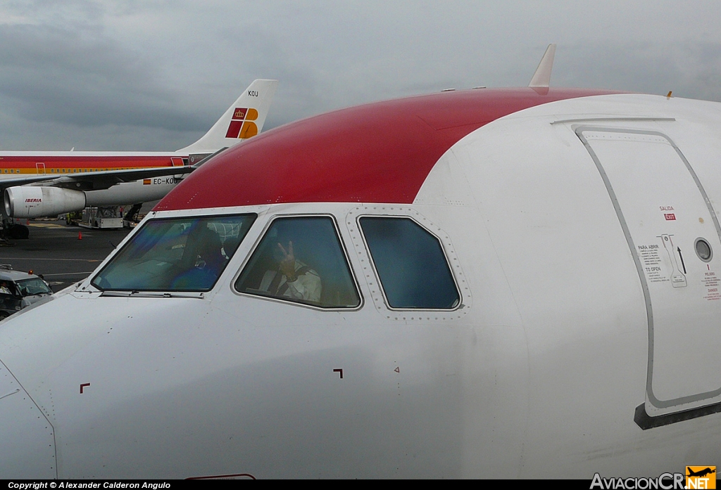 N494TA - Airbus A320-233 - TACA