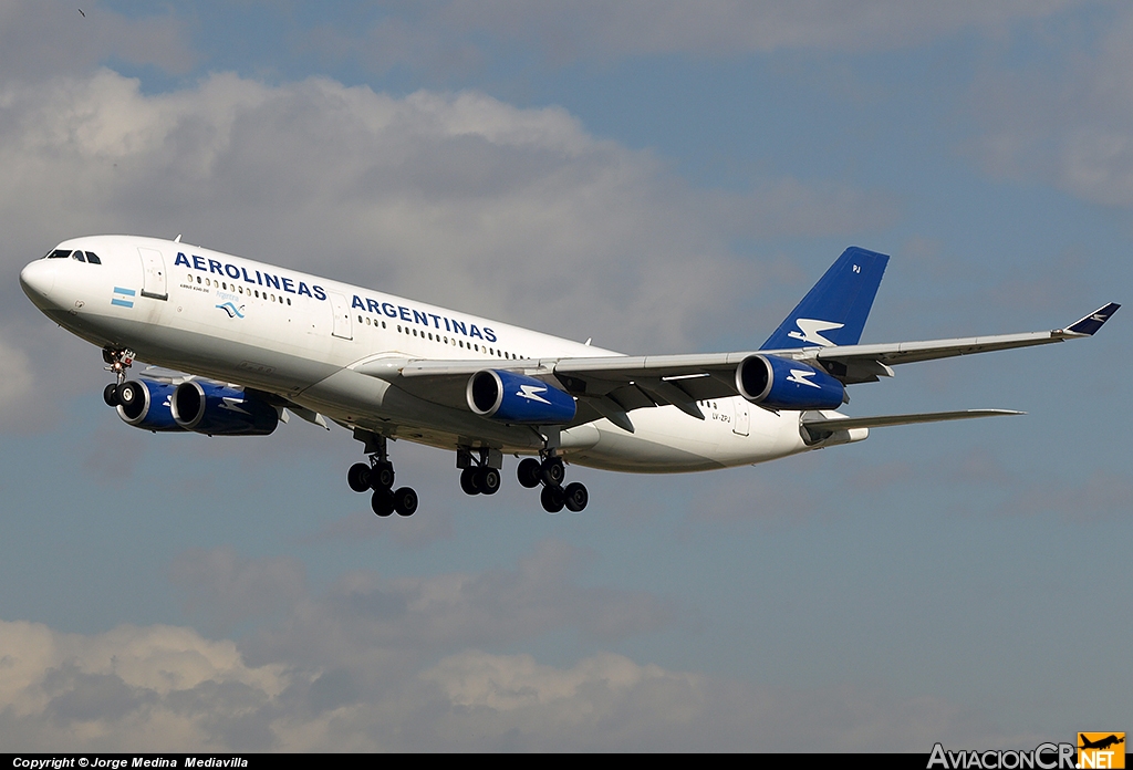 LV-ZPJ - Airbus A340-211 - Aerolineas Argentinas