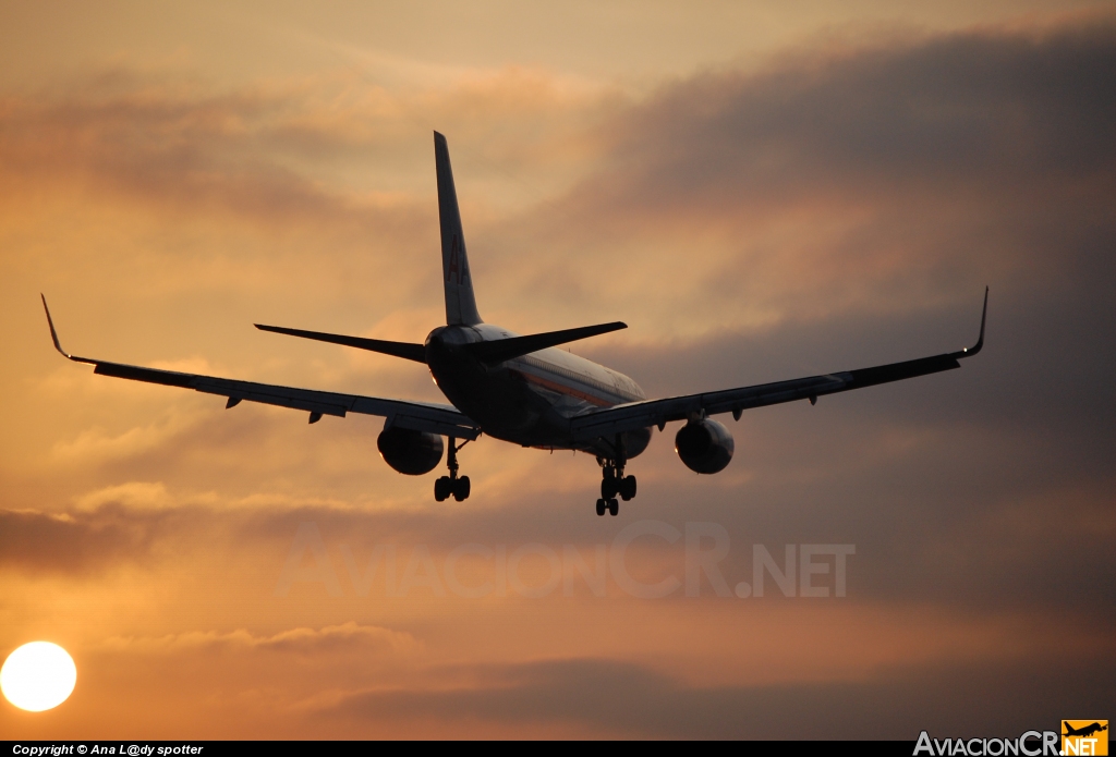  - Boeing 757-223 - American Airlines