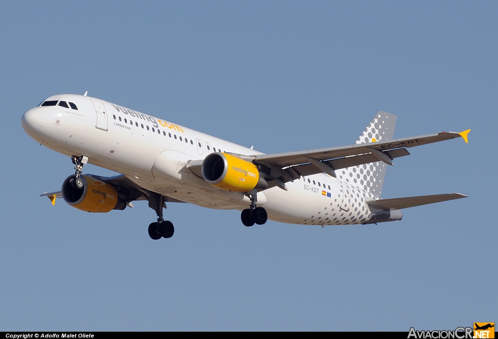 EC-KDT - Airbus A320-216 - Vueling