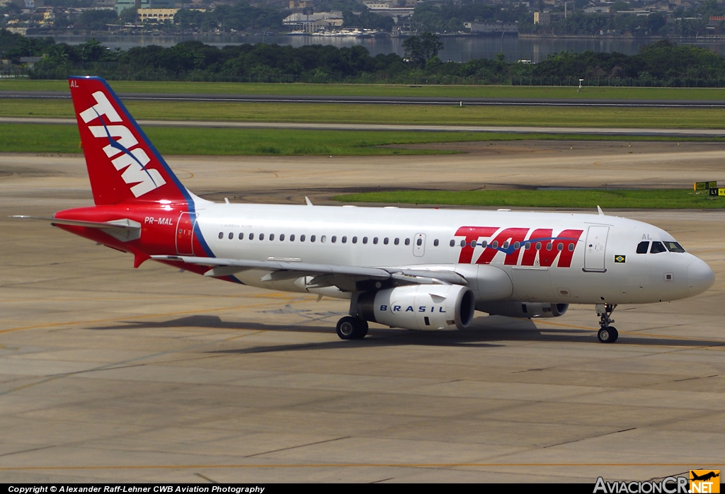 PR-MAL - Airbus A319-132 - TAM